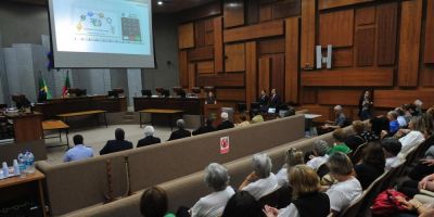 Baixa participação de idosos nas eleições é debate no TRE-RS