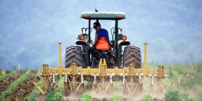 Vendas de máquinas e equipamentos mantêm estabilidade em outubro