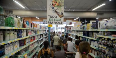 Confiança do Comércio recua 0,6 ponto em novembro