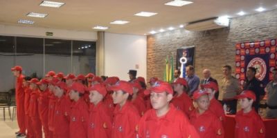 1ª turma de Bombeiros Mirins se forma em São Lourenço do Sul