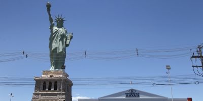 Havan instala réplica da Estátua da Liberdade em Viamão e abre filial no sábado