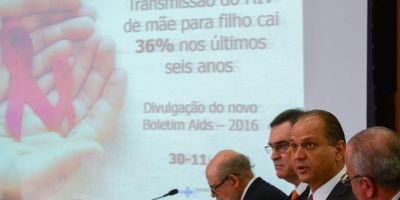 Ministério estima que 135 mil brasileiros vivam com HIV sem saber