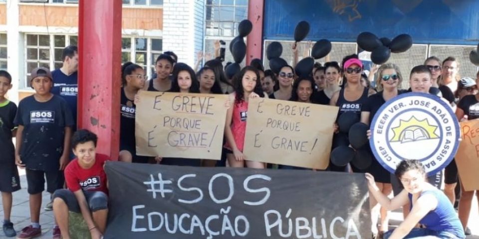 Em enquete, 83% dos participantes são a favor da greve dos professores