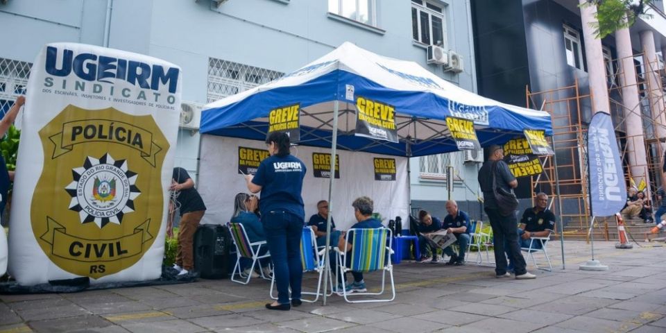 Escrivães e investigadores da Polícia Civil iniciam greve no Rio Grande do Sul