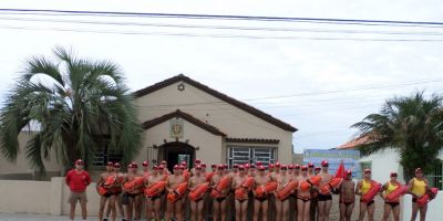 Treinamento dos salva-vidas civis temporários no Cassino, em Rio Grande