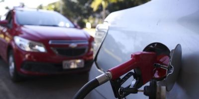 Preço máximo da gasolina bate recorde e atinge R$ 5,85 o litro