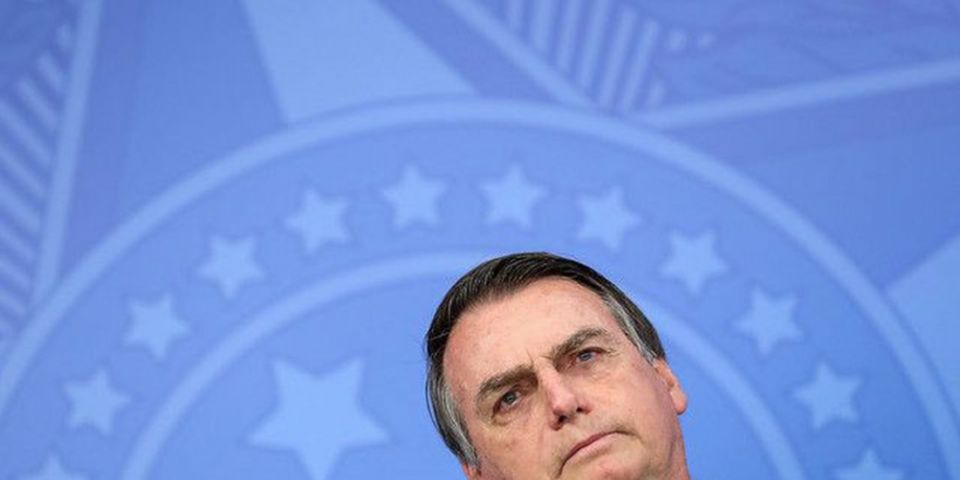 Bolsonaro concede indulto de Natal a policiais