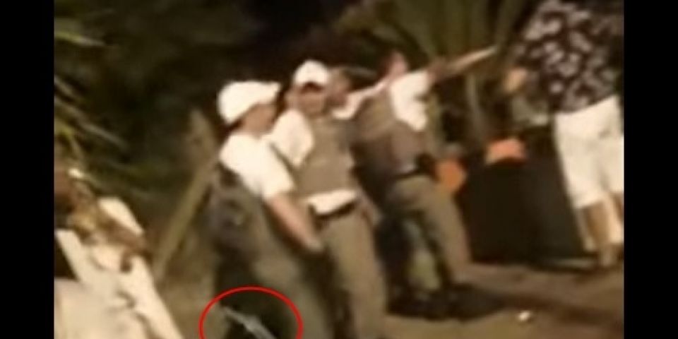Garrafa é arremessada contra PM, em Arambaré