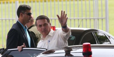 Bolsonaro buscará meios de obter apoio público para Fundo Eleitoral