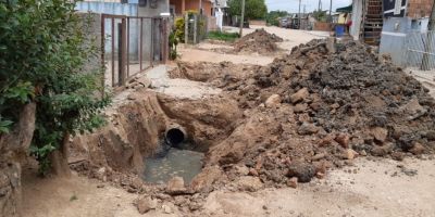 VÍDEO: moradora reclama de obra inacabada no bairro Getúlio Vargas, em Camaquã