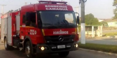 Corpo de Bombeiros controla incêndio próximo à escola no interior de Camaquã 