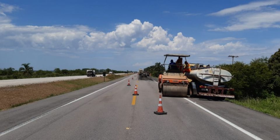 Trânsito está em meia pista na BR-116 em Camaquã