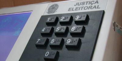 TSE concede prazo de 8 dias úteis para que empresas participantes da licitação das urnas eletrônicas reapresentem projetos