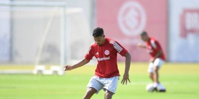 Com promoção de jovem, Inter ganha tempo em busca por zagueiro para compor elenco