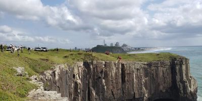 Professor morre após cair do Morro das Furnas, em Torres