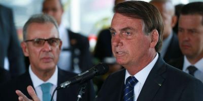 Bolsonaro quer cobrar ICMS de combustível na refinaria em vez da bomba