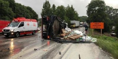  Colisão entre caminhões mata motorista em Nonoai