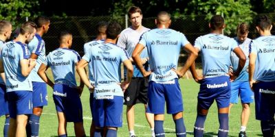 Thiago Gomes prevê confronto difícil contra o Pelotas, mas vê Grêmio pronto