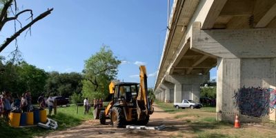 Operador de retroescavadeira fica ferido em acidente com caminhão na BR-116 em Cristal