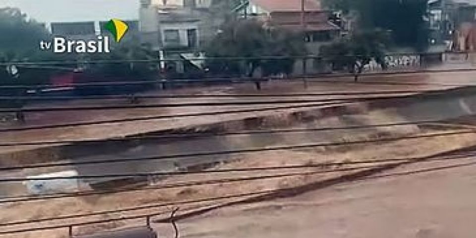 Enchentes e deslizamentos provocam 38 morte em Minas Gerais