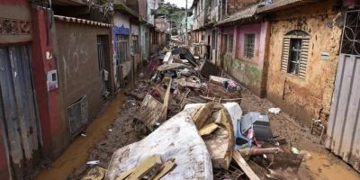 Número de mortos pelas chuvas em MG aumenta para 53