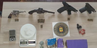 Homens são presos por porte ilegal de arma de fogo e tráfico de drogas em Cerro Grande do Sul