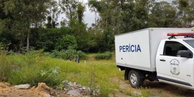 Enrolado em cobertores, corpo é abandonado nos fundos de parque em Porto Alegre