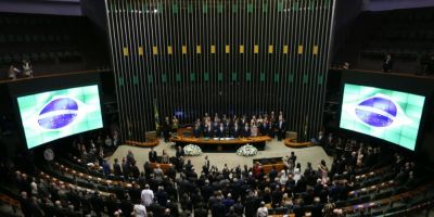 Congresso retoma trabalhos nesta segunda-feira