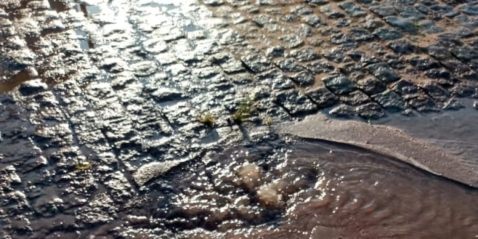 Ocorre mais um vazamento de água no centro de Camaquã