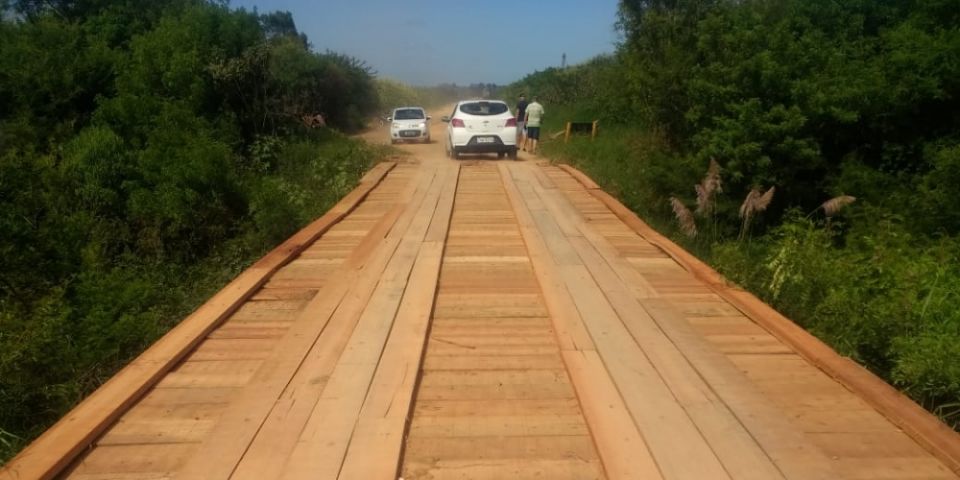 Ponte que liga a área urbana com o Distrito Industrial recebe reforma em Camaquã