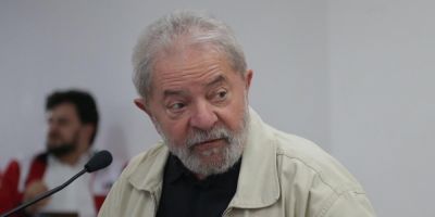 Justiça adia interrogatório para encontro de Lula com papa