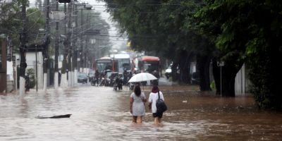 Chuva causa prejuízo de R$ 110 milhões ao comércio em São Paulo