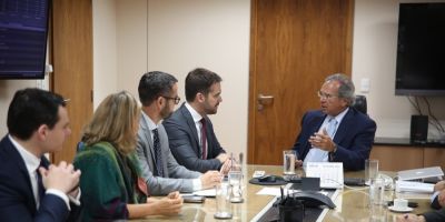 Eduardo Leite trata com Guedes sobre regras para acordo da dívida