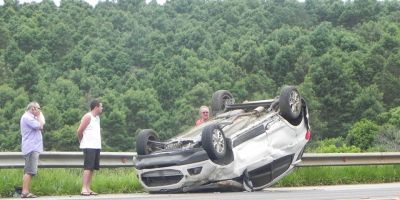 Descuido de motorista quase resulta em tragédia na BR-116, na esquina de Tapes