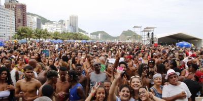 Médico diz como doença do beijo pode ser evitada no carnaval