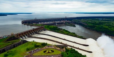 Energia acumulada por Itaipu abasteceria o mundo por 43 dias