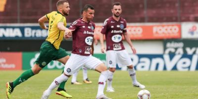 Caxias vence Ypiranga no fim e decide turno do Gauchão com Grêmio