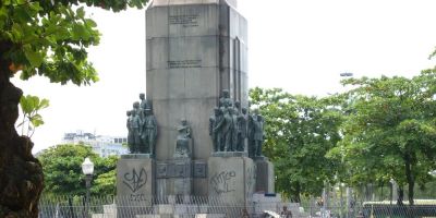 Estátua de 400 kg é furtada de monumento no Rio