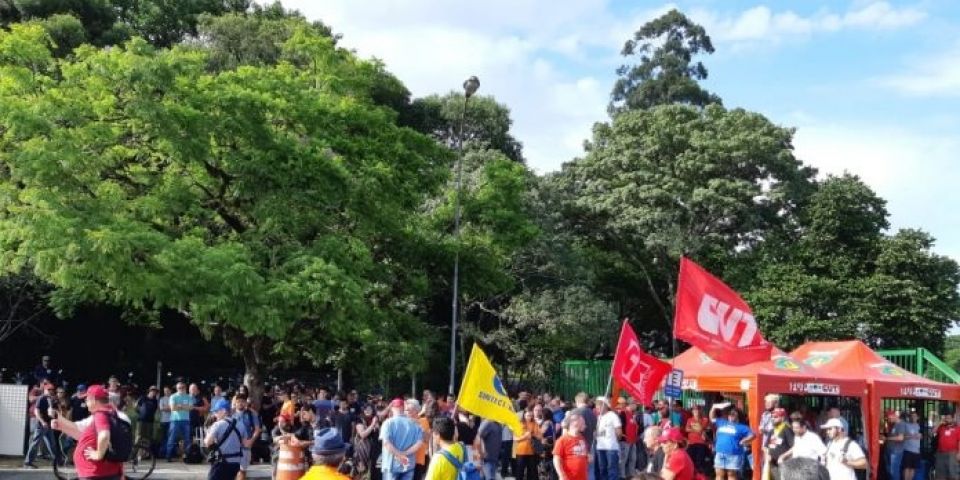 Petroleiros suspendem greve no Rio Grande do Sul