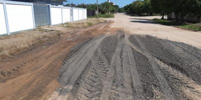 Missão cumprida: Equipe terceirizada da Corsan conserta vazamento de água que causava transtorno há dias no bairro Olaria em Camaquã