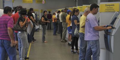 Bancos fecham na segunda e na terça de carnaval. O atendimento será retomado ao meio-dia de quarta