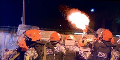 Carnaval de rua de Porto Alegre tem mais uma noite com bombas de gás lacrimogêneo