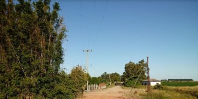 Ponte recebe manutenção no Banhado do Colégio em Camaquã