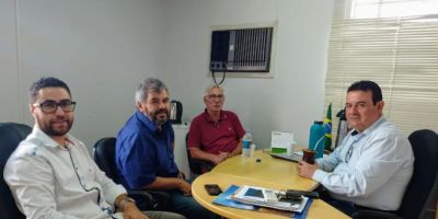 Ex-vice-governador Beto Grill visita Câmara de Vereadores de Camaquã