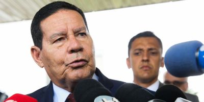 Mourão diz que pânico com coronavírus não condiz com a realidade