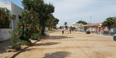 Continuam os trabalhos de pavimentação em Camaquã