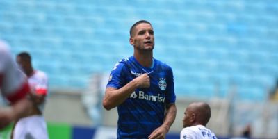 Grêmio toma susto, mas vence São Luiz de virada em jogo com portões fechados