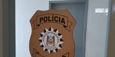 Polícia Civil aborda pessoas na rua em Camaquã e orienta a se recolherem em suas casas