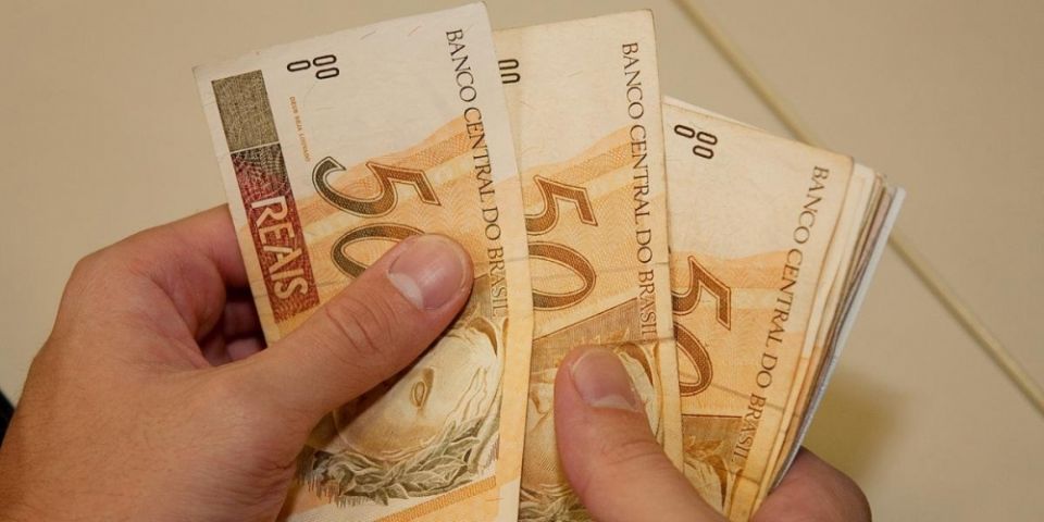 Brasileiros estão preocupados em perder renda durante crise, diz pesquisa