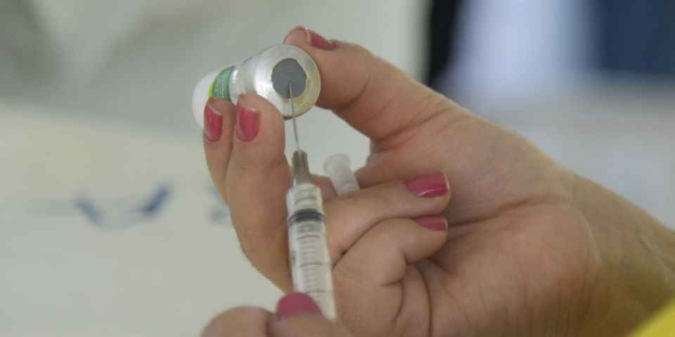 Ministério recomenda adiar vacinação de crianças contra a gripe